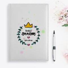 Kişiye Özel Kraliçe Annem Tasarımlı 2023 Beyaz Deri Ajanda - 1