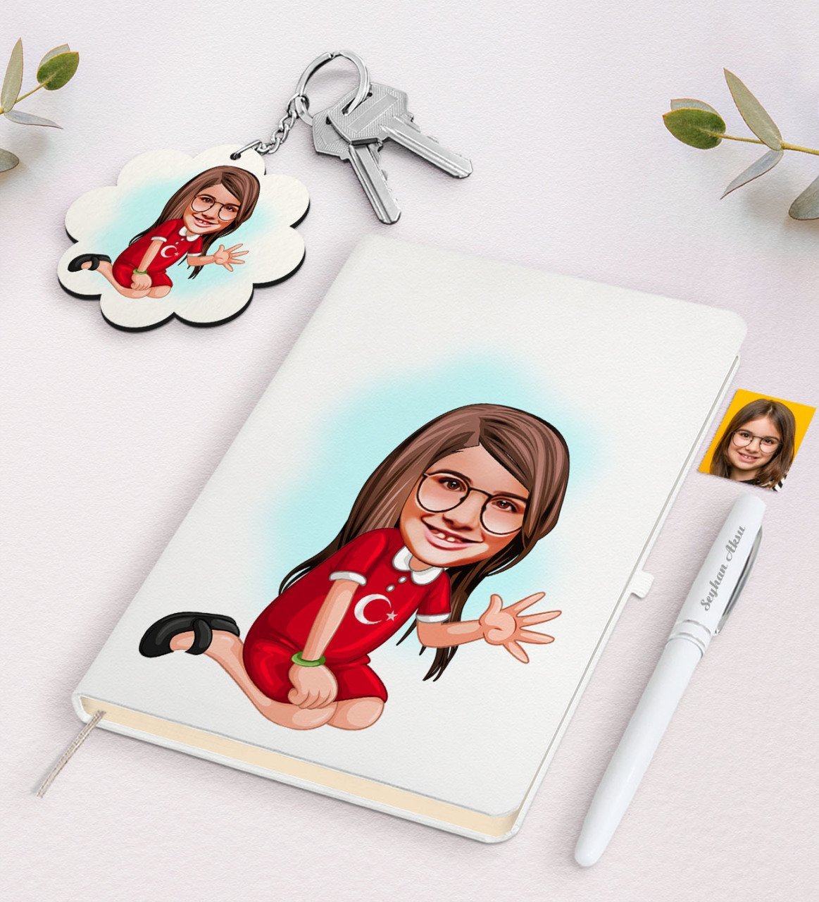 Kişiye Özel Kız Çocuk Karikatürlü Beyaz Defter Kalem ve Anahtarlık Hediye Seti-2