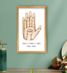 BK Gift Kişiye Özel Renkli El Ele Tutuşan Aile Tasarımlı Ahşap Çerçeveli Tablo-5 40x25cm, Anneye Hediye, Aile Hediyesi