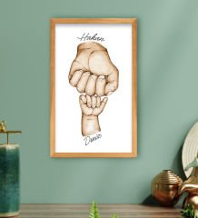 BK Gift Kişiye Özel Renkli Baba ve Çocuklar El Tasarımlı Ahşap Çerçeveli Tablo-1 40x25cm, Babaya Hediye, Yeni Doğum Hediyesi