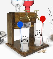 Kişiye Özel Renkli Baskılı Çelenk Baş Harfli İsimli İkili Vodka Bardağı ve Çift Musluklu Doğal Ahşap Vodka Standı-4