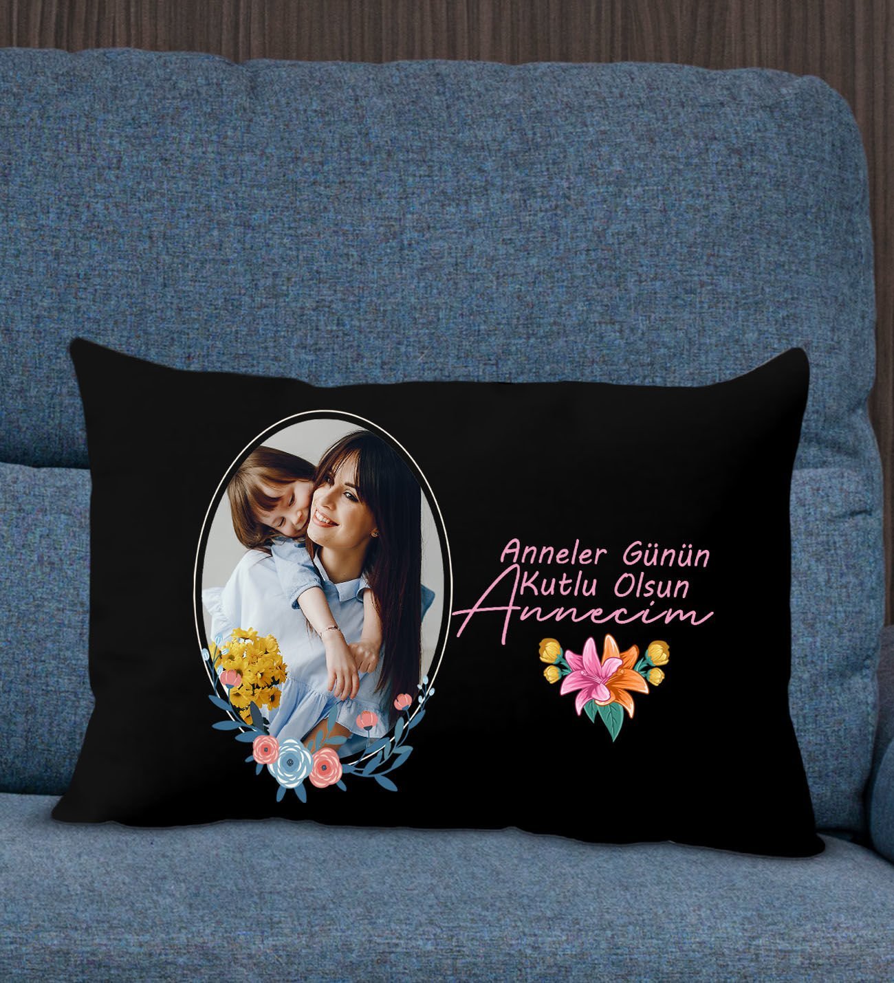 BK Gift Kişiye Özel Fotoğraflı Anneler Günü Tasarımlı Premium Kumaş Siyah Dikdörtgen Kırlent Yastık, Anneler Günü Hediyesi, Ev Dekorasyonu-1