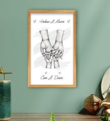 BK Gift Kişiye Özel Siyah Beyaz El Ele Tutuşan Aile Tasarımlı Ahşap Çerçeveli Tablo-1 40x25cm, Anneye Hediye, Aile Hediyesi