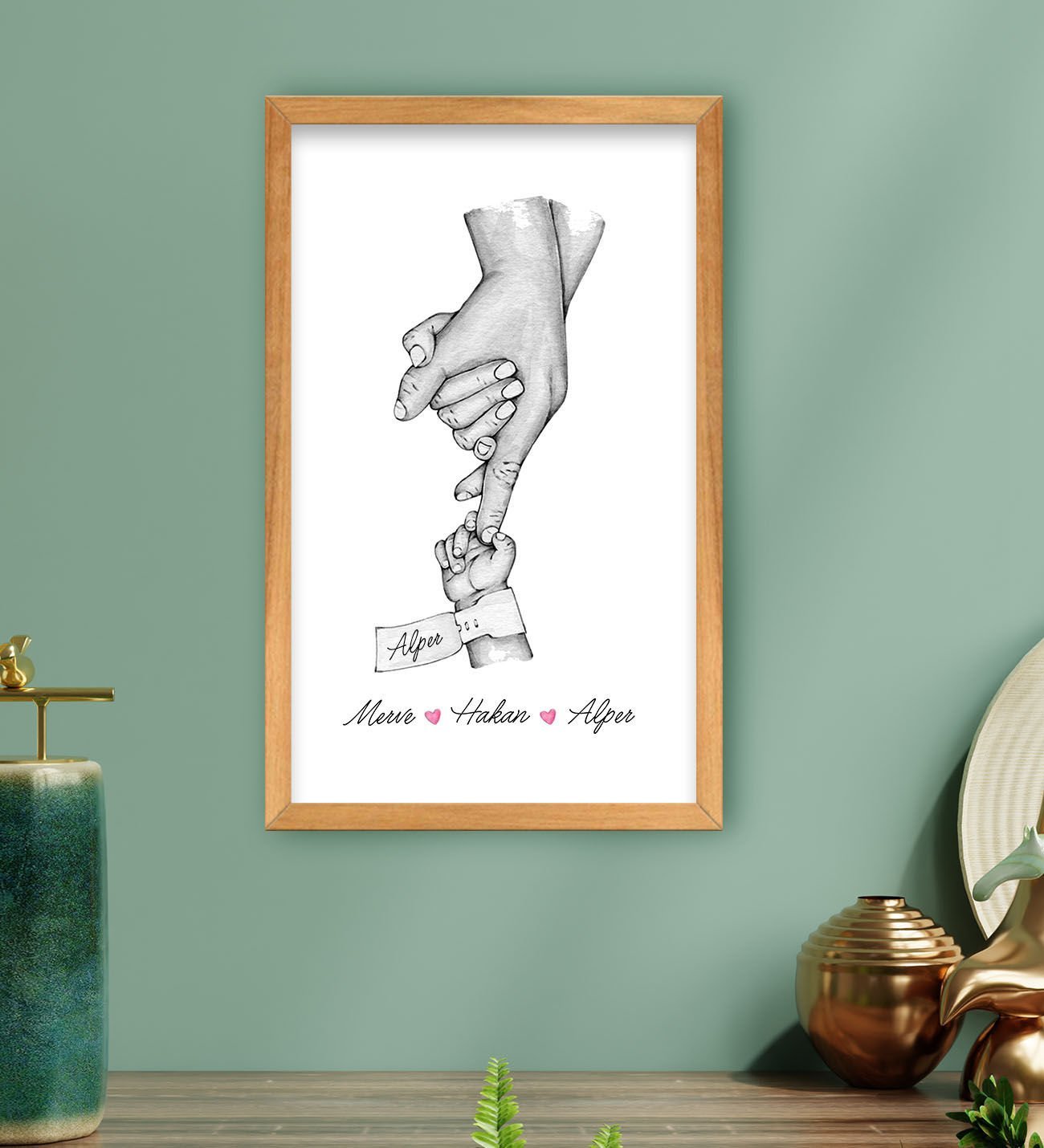 BK Gift Kişiye Özel Siyah Beyaz El Ele Tutuşan Aile Tasarımlı Ahşap Çerçeveli Tablo-2 40x25cm, Anneye Hediye, Aile Hediyesi