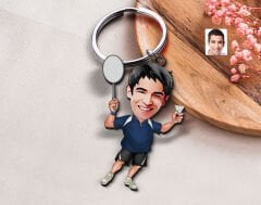 BK Gift Kişiye Özel Erkek Badminton Karikatürlü Ahşap Anahtarlık-1 Sevgiliye Hediye, Arkadaşa Hediye, Doğum Günü Hediyesi