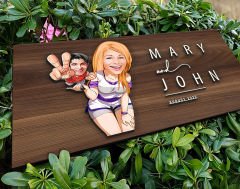 BK Gift Kişiye Özel Sevgililer Karikatürlü Kabartma Tasarım Antik Ceviz Ahşap Tabela-30, Dekoratif Tabela, Rustik Ev Dekorasyonu