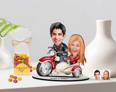 Kişiye Özel Sevgililer Karikatürlü 3D Ahşap Biblo ve Çikolatalı Renkli Bonbon Draje Hediye Seti-12