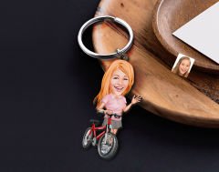 BK Gift Kişiye Özel Bisiklet Sürücüsü Karikatürlü Ahşap Anahtarlık-5 Sevgiliye Hediye, Arkadaşa Hediye, Doğum Günü Hediyesi