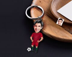 BK Gift Kişiye Özel Futbolcu Karikatürlü Ahşap Anahtarlık-12 Sevgiliye Hediye, Arkadaşa Hediye, Doğum Günü Hediyesi