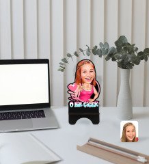 Kişiye Özel Kadınlar Günü Karikatürlü Ahşap Biblo Telefon Standı-4