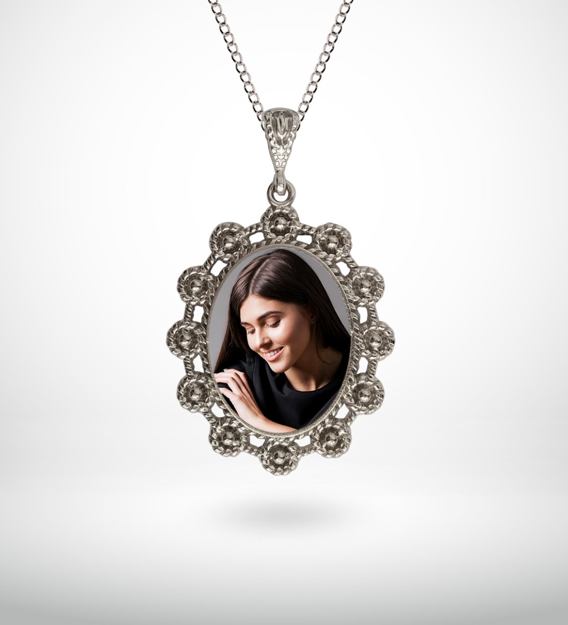 Kişiye Özel Fotoğraflı Otantik Gümüş Yaldız Kolye (Model 7)