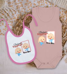 BK Kids Kişiye Özel Babamın Kopyasıyım Tasarımlı Pembe %100 Pamuklu Askılı Sıfır Kol Bebek Body Zıbın ve Mama Önlüğü Hediye Seti