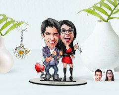 Kişiye Özel Sevgililer Karikatürlü 3D Ahşap Biblo ve İsimli Gold Papatya Anahtarlık-1