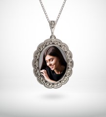 Kişiye Özel Fotoğraflı Otantik Gümüş Yaldız Kolye (Model 10)