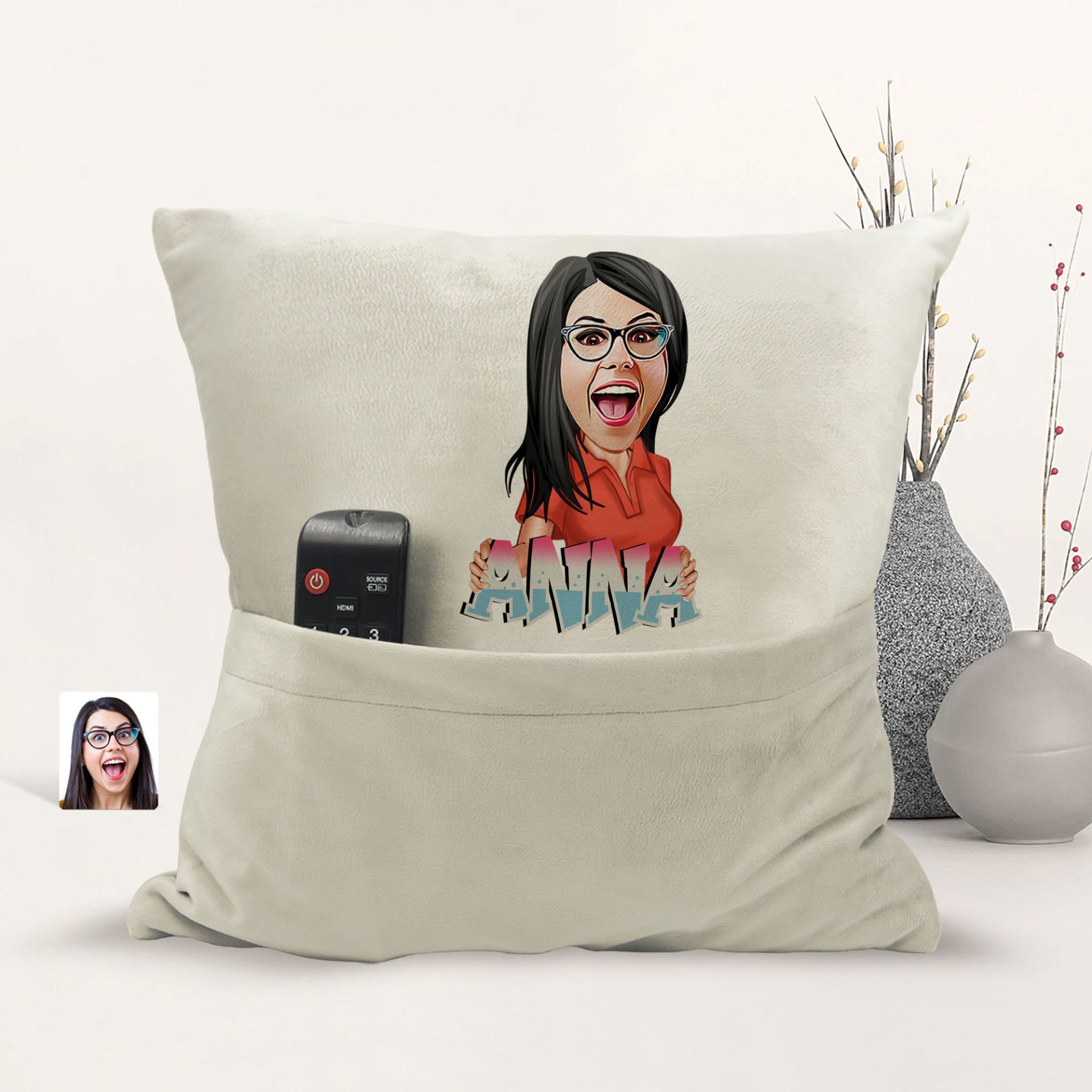 BK Gift Kişiye Özel Kadın Karikatür Tasarımlı Organizer Kumanda ve Atıştırmalık Cepli Sarı Kırlent Yastık-1 Arkadaşa Hediye, Cepli Yastık
