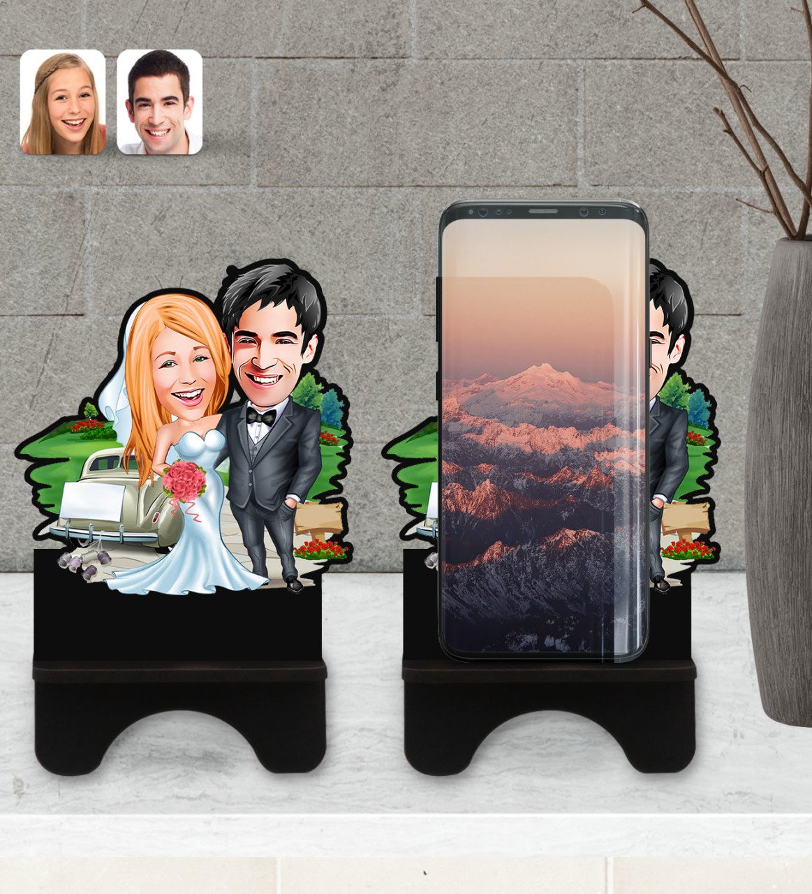 Kişiye Özel Evleniyoruz Karikatürlü Ahşap Biblo Telefon Standı-1