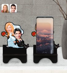 Kişiye Özel Evleniyoruz Karikatürlü Ahşap Biblo Telefon Standı-2