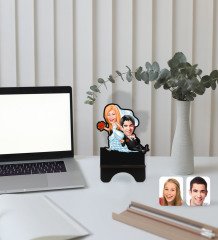 Kişiye Özel Evleniyoruz Karikatürlü Ahşap Biblo Telefon Standı-2