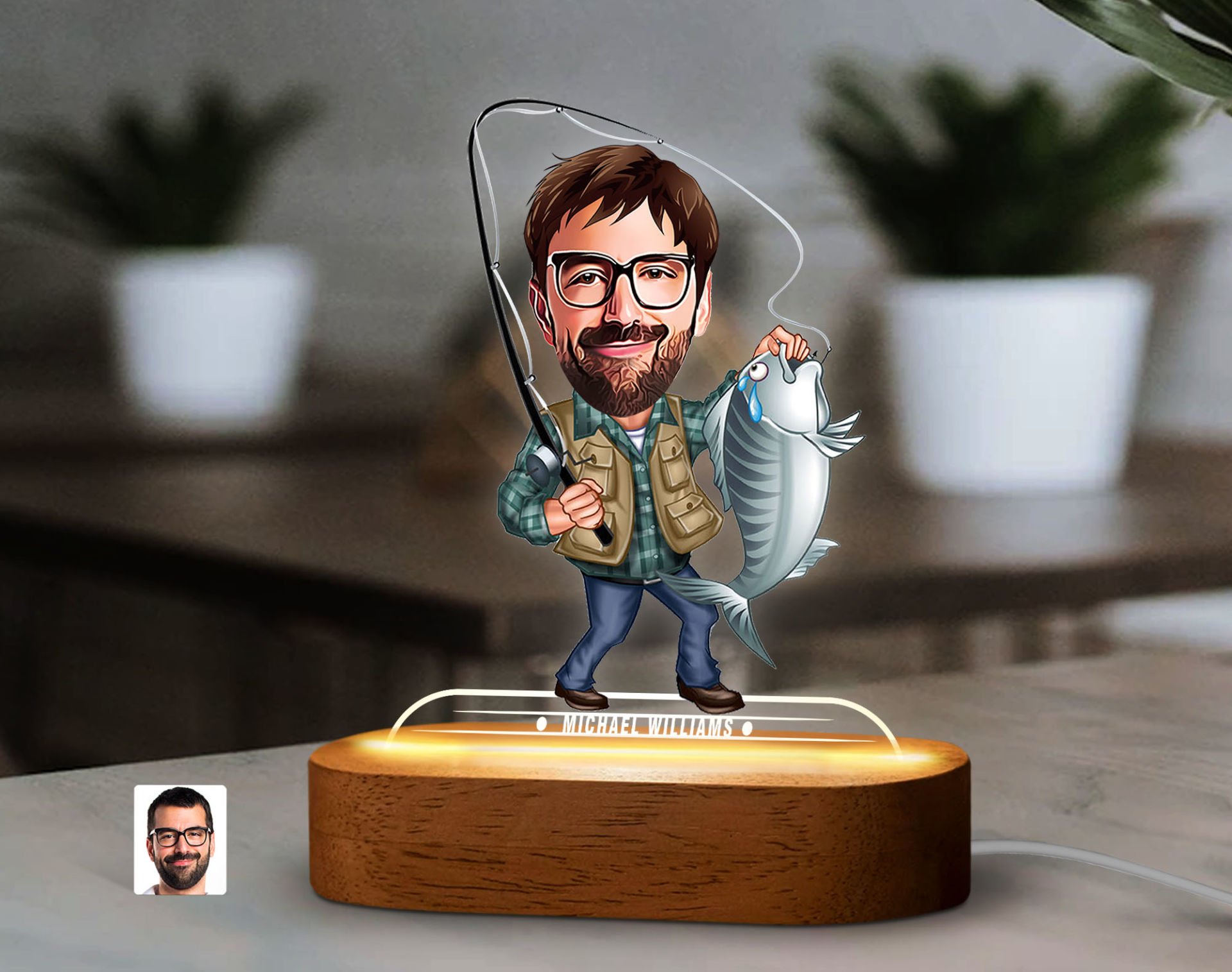 BK Gift Kişiye Özel Balıkçı Karikatürlü Dekoratif 3D Biblo LED Işıklı Gece Lambası-1, Arkadaşa Hediye
