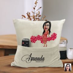 BK Gift Kişiye Özel Anne Karikatür Tasarımlı Organizer Kumanda ve Atıştırmalık Cepli Sarı Kırlent Yastık-2 Arkadaşa Hediye, Cepli Yastık