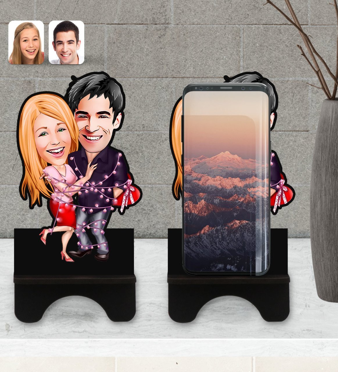 Kişiye Özel Sevgililer Karikatürlü Ahşap Biblo Telefon Standı-2