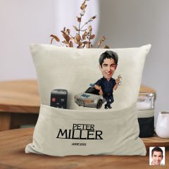 BK Gift Kişiye Özel Polis Karikatür Tasarımlı Organizer Kumanda ve Atıştırmalık Cepli Sarı Kırlent Yastık-2 Arkadaşa Hediye, Cepli Yastık