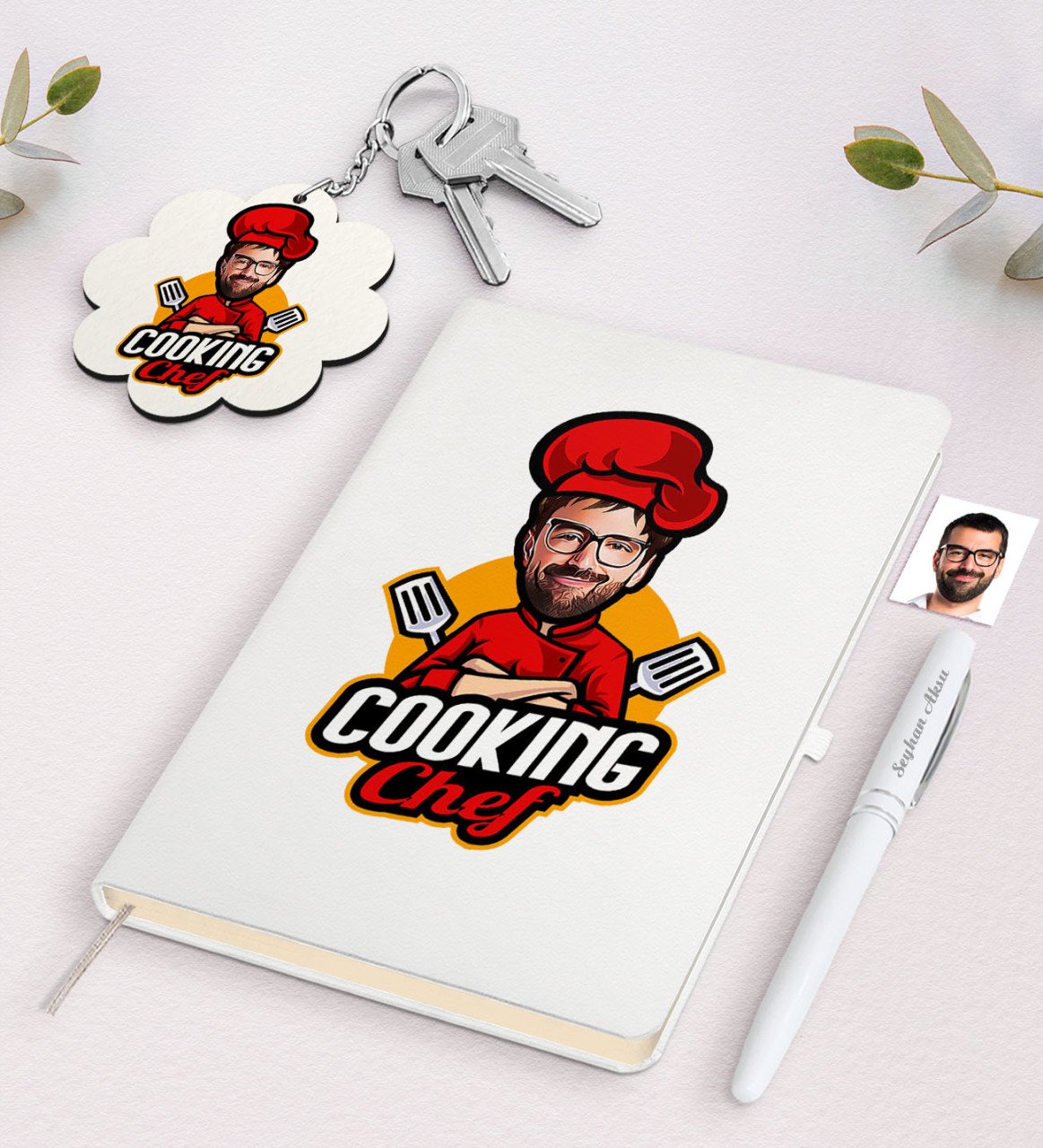Kişiye Özel Erkek Chef Karikatürlü Beyaz Defter Kalem ve Anahtarlık Hediye Seti-11