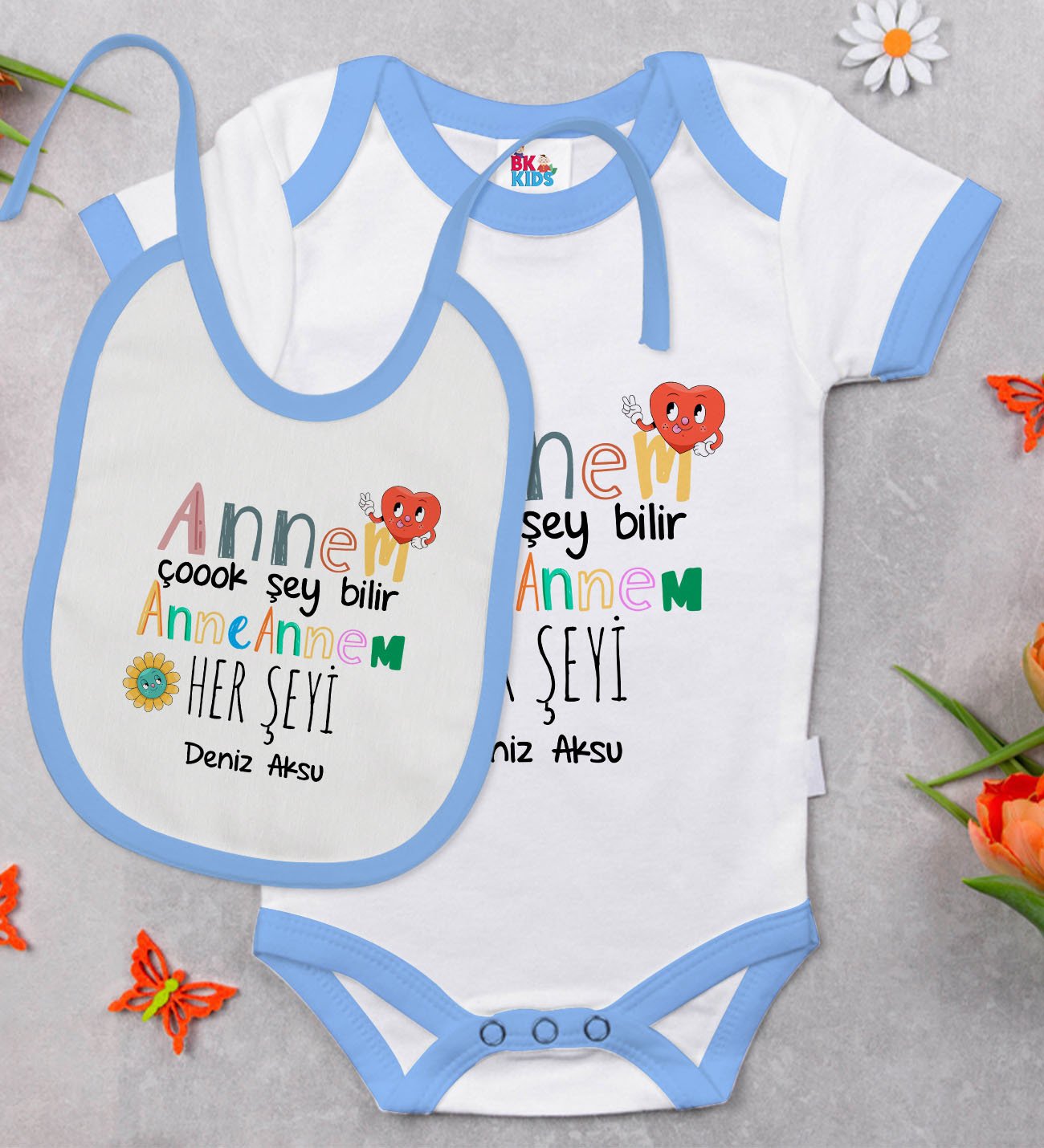 BK Kids Kişiye Özel Annem Çok Şey Bilir Tasarımlı Mavi Bebek Body Zıbın ve Mama Önlüğü Hediye Seti