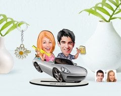 Kişiye Özel Sevgililer Karikatürlü 3D Ahşap Biblo ve İsimli Gold Papatya Anahtarlık-53