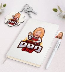 Kişiye Özel Kadın Barbekü Chef Karikatürlü Beyaz Defter Kalem ve Anahtarlık Hediye Seti