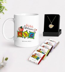 Kişiye Özel Anaokulu Öğretmeni Beyaz Kupa Çikolata ve İsimli Papatya Kolye Hediye Seti-1