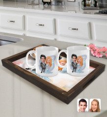 Kişiye Özel Evleniyoruz Karikatürlü Doğal Ahşap Tepsi ve 2’li Kupa Bardak Seti-5