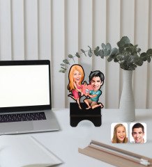 Kişiye Özel Sevgililer Karikatürlü Ahşap Biblo Telefon Standı-19