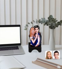 Kişiye Özel Sevgililer Karikatürlü Ahşap Biblo Telefon Standı-36
