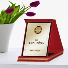 Kişiye Özel Yılın En İyi Radyocusu Kırmızı Plaket Ödülü