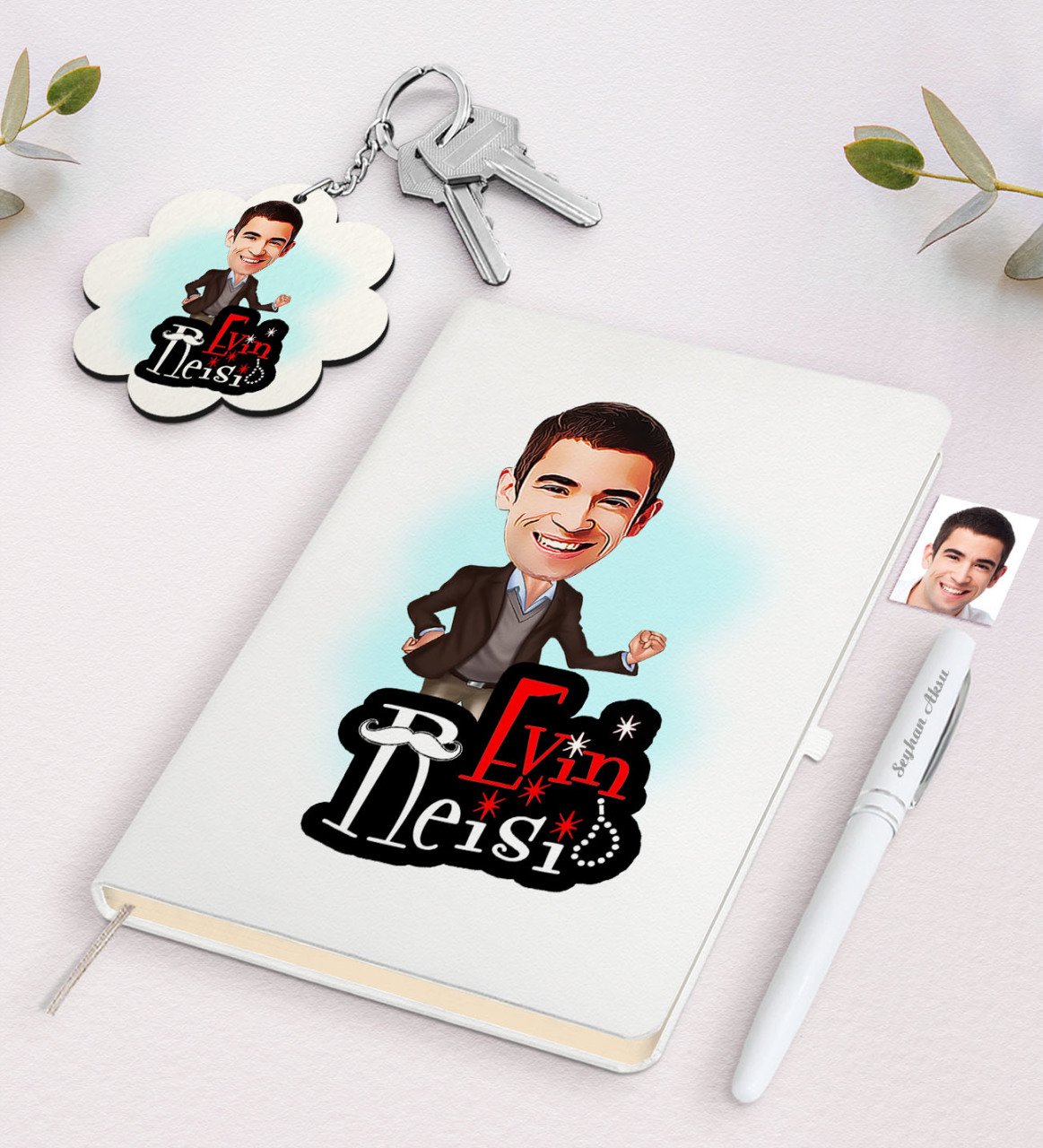 Kişiye Özel Evin Reisi Karikatürlü Beyaz Defter Kalem ve Anahtarlık Hediye Seti-2