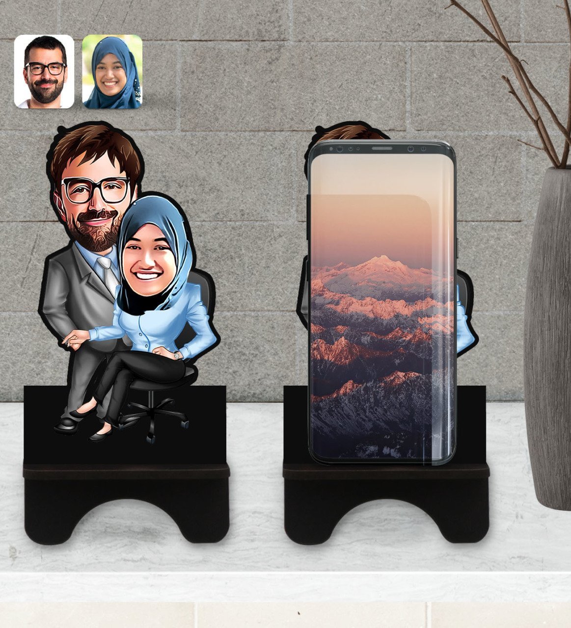 Kişiye Özel Sevgililer Karikatürlü Ahşap Biblo Telefon Standı-59