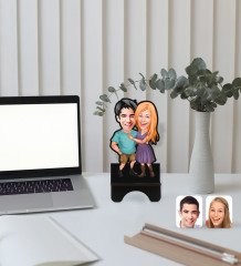 Kişiye Özel Sevgililer Karikatürlü Ahşap Biblo Telefon Standı-80