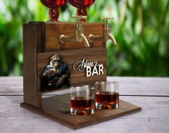BK Gift Kişiye Özel Kabartma İsimli ve Tarihli Çift Musluklu Doğal Ahşap İçki Standı-1, İçki Standı, Doğum Günü Hediyesi, Ev Hediyesi