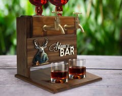 BK Gift Kişiye Özel Kabartma İsimli ve Tarihli Çift Musluklu Doğal Ahşap İçki Standı-4, İçki Standı, Doğum Günü Hediyesi, Ev Hediyesi