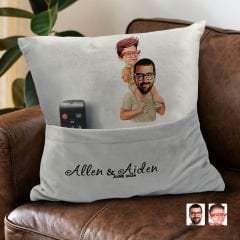 BK Gift Kişiye Özel Baba Oğul Karikatür Tasarımlı Organizer Kumanda ve Atıştırmalık Cepli Gri Kırlent Yastık-20 Arkadaşa Hediye, Cepli Yastık