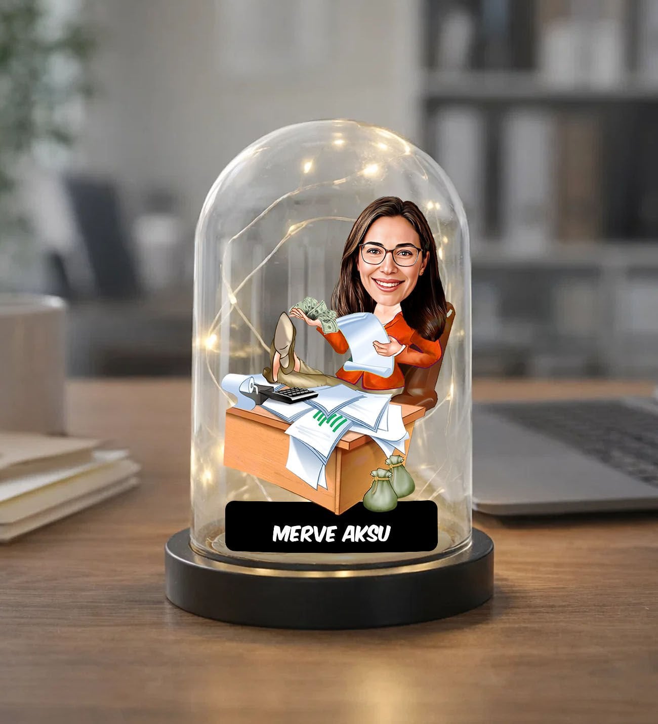 BK Gift Kişiye Özel Kadın Bankacı Karikatürlü Led Işıklı Cam Fanus Biblo -1, Mesleki Hediye, Sevgiliye-Arkadaşa Hediye