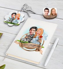 Kişiye Özel Yılın En Mükemmel Çifti Karikatürlü Beyaz Defter Kalem ve Anahtarlık Hediye Seti-68