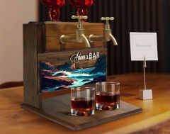 BK Gift Kişiye Özel Kabartma İsimli ve Tarihli Çift Musluklu Doğal Ahşap İçki Standı-15, İçki Standı, Doğum Günü Hediyesi, Ev Hediyesi