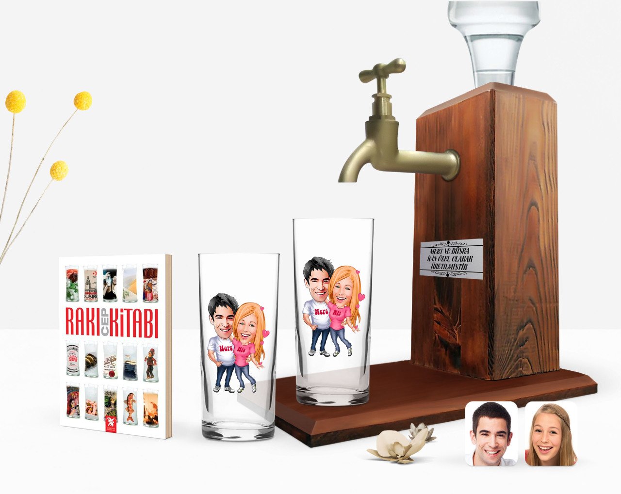 Kişiye Özel Renkli Baskılı Sevgililer Karikatürlü İkili Rakı Bardağı Ahşap Rakı Standı ve Cep Kitabı Hediye Seti-5