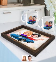 Kişiye Özel Sevgililer Karikatürlü Doğal Ahşap Tepsi ve 2’li Kupa Bardak Seti-52