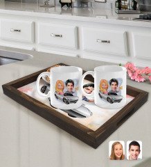 Kişiye Özel Sevgililer Karikatürlü Doğal Ahşap Tepsi ve 2’li Kupa Bardak Seti-53