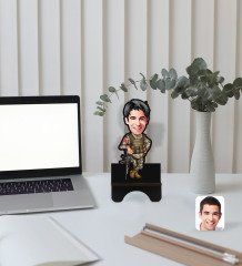 Kişiye Özel Asker Karikatürlü Ahşap Biblo Telefon Standı-2