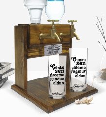 Kişiye Özel Renkli Baskılı Çünkü Sen Tasarımlı İkili Rakı Bardağı ve Çift Musluklu Doğal Ahşap Rakı Standı-1
