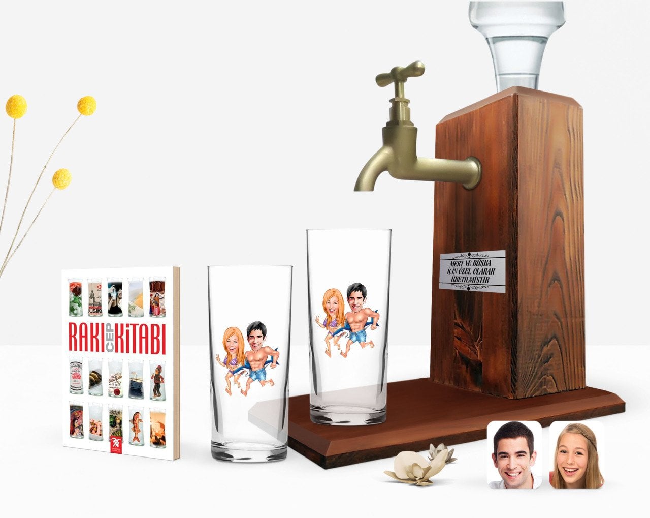 Kişiye Özel Renkli Baskılı Sevgililer Karikatürlü İkili Rakı Bardağı Ahşap Rakı Standı ve Cep Kitabı Hediye Seti-8